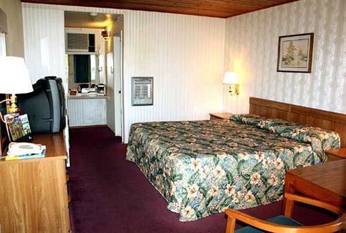 Economy Inn Юкайа Экстерьер фото